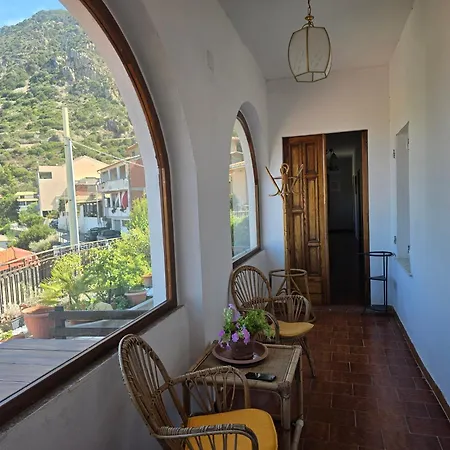 Casa Dina Feriehus *