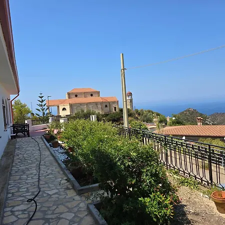 Casa Dina