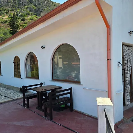 Casa Dina